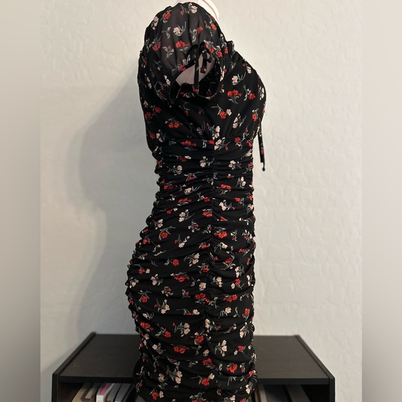 Floral dress - Picture 4 of 11